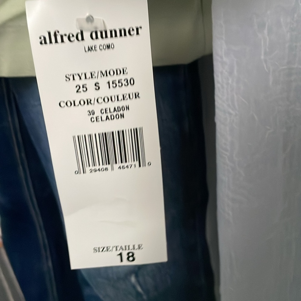 Alfred Dunner Women NWT Green Blazer Size 18 two front pockets as gold buttons! - Picture 6 of 8